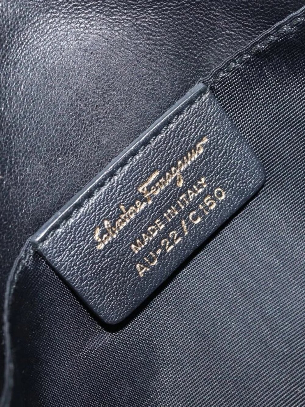 Salvatore Ferragamo Vala Chain Shoulder Bag Leather Black Gold Auth ARZ421A - Picture 11 of 16
